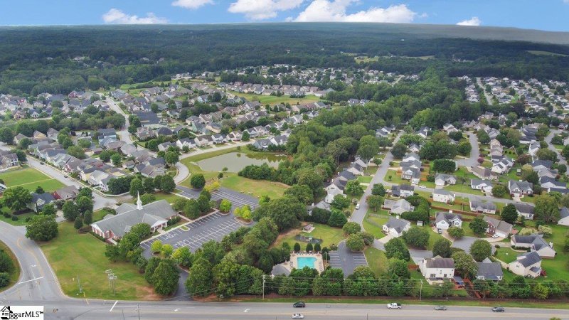 Property image 3 at 227 Clairhill Court, Simpsonville, SC 29680