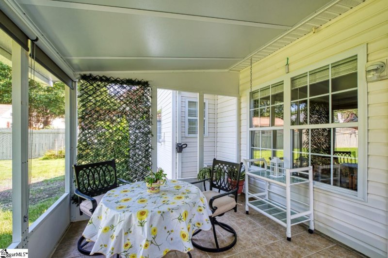 Property image 3 at 17 Springleaf Court, Simpsonville, SC 29681