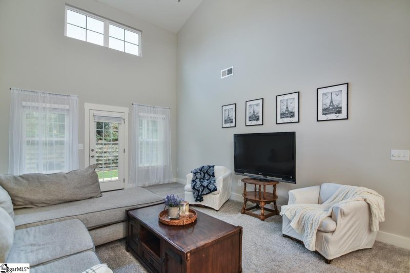 Property image 4 at 826 Stonebriar Street, Simpsonville, SC 29681