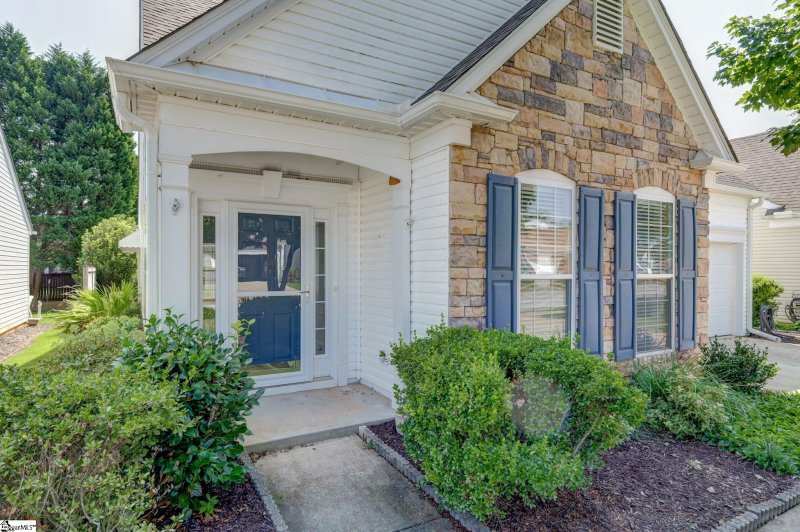 Property image 3 at 818 Medora Drive, Greer, SC 29650