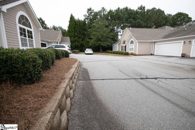 Property image 2 at 135 Ravines Lane, Spartanburg, SC 29301