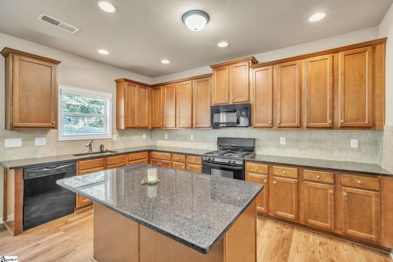 Property image 2 at 220 Dellwood Drive, Spartanburg, SC 29301