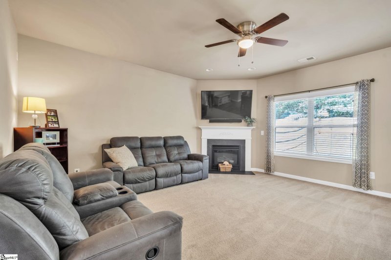 Property image 4 at 220 Dellwood Drive, Spartanburg, SC 29301