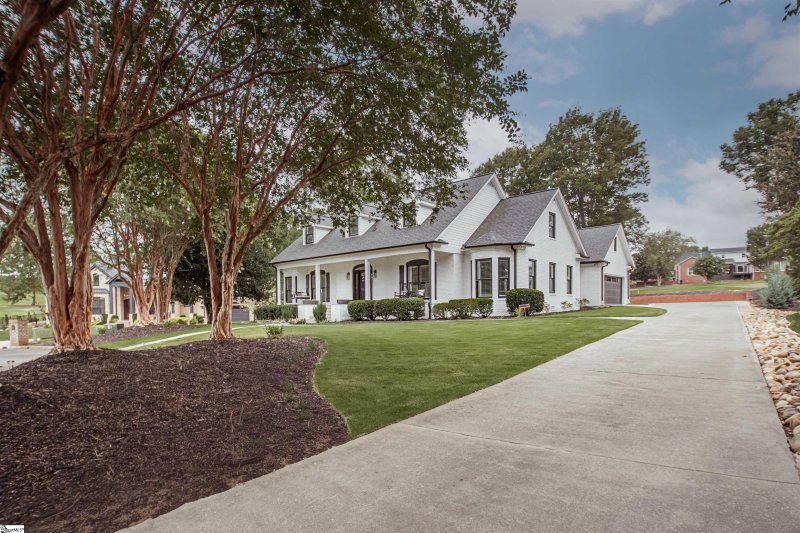 Property image 2 at 418 Inverness Way, Easley, SC 29642