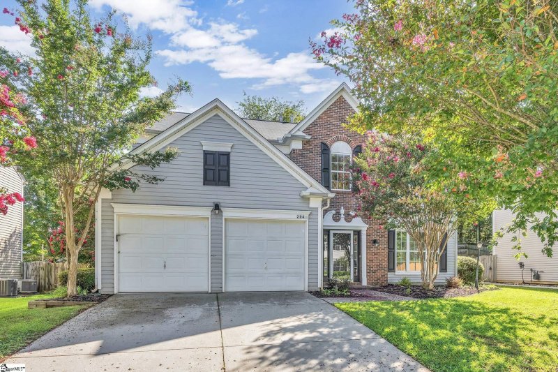 Property image 2 at 204 Collingsworth Lane, Greenville, SC 29615