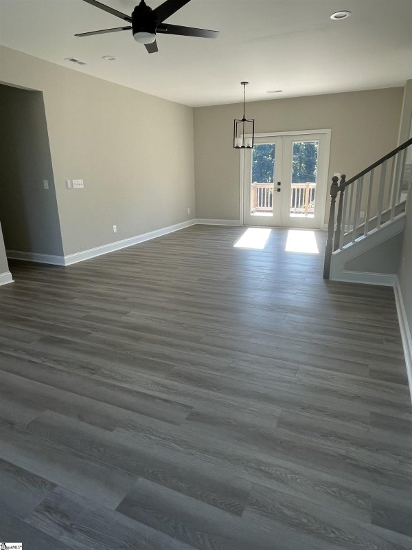 Property image 3 at 705 Rockcliff Street, Greenville, SC 29617