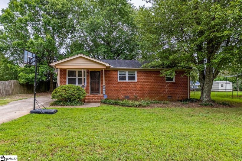 Property image 4 at 10 Picardy Street, Greenville, SC 29605