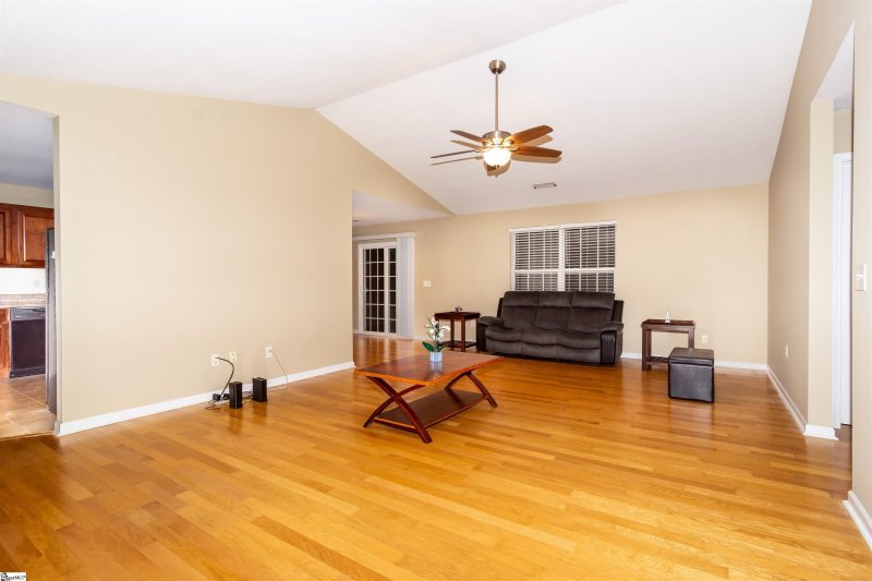 Property image 3 at 43 Spring Fellow Lane, Taylors, SC 29687