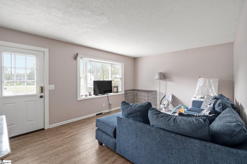 Property image 3 at 32 Birchview Street, Taylors, SC 29687