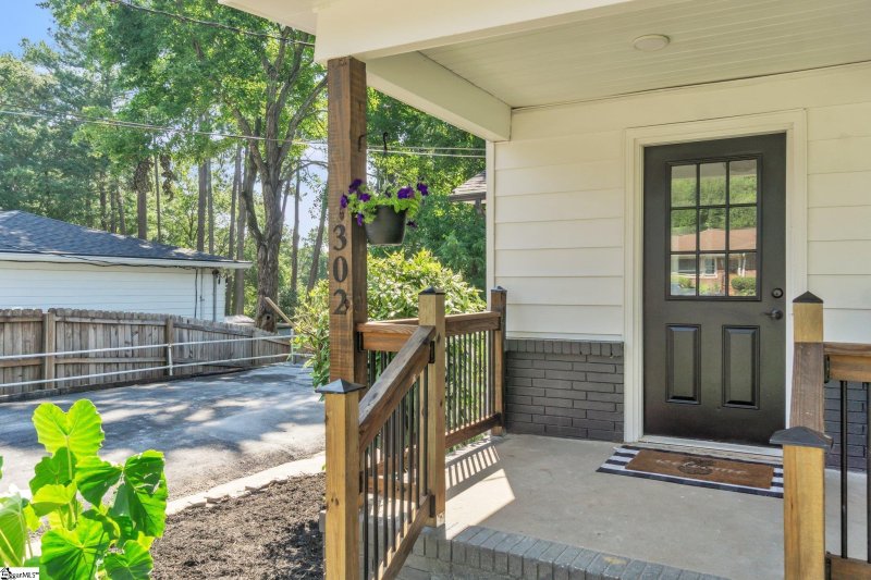 Property image 3 at 302 Grigsby Avenue, Easley, SC 29640