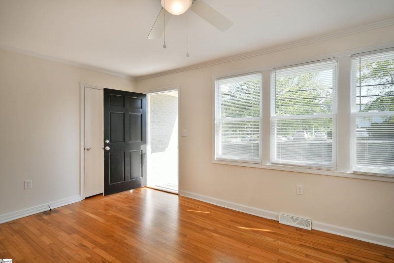 Property image 4 at 220 Keith Drive, Greenville, SC 29607