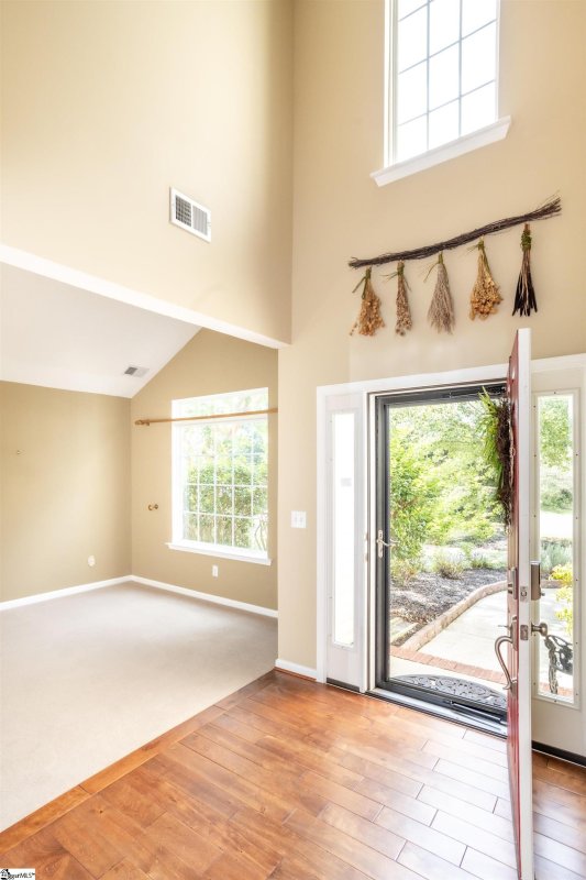 Property image 2 at 8 Battle Abby Court, Greenville, SC 29607