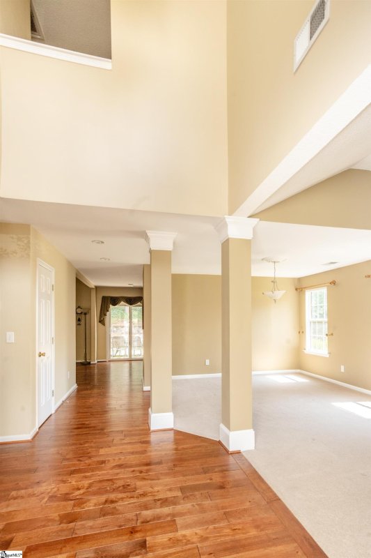 Property image 3 at 8 Battle Abby Court, Greenville, SC 29607
