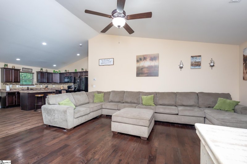 Property image 4 at 131 Edgewater Drive, Anderson, SC 29626