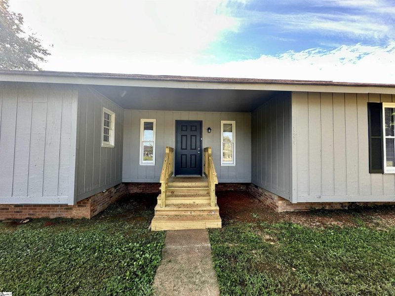 Property image 2 at 104 Sequoia Court, Easley, SC 29640