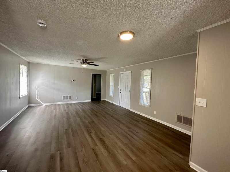 Property image 3 at 104 Sequoia Court, Easley, SC 29640