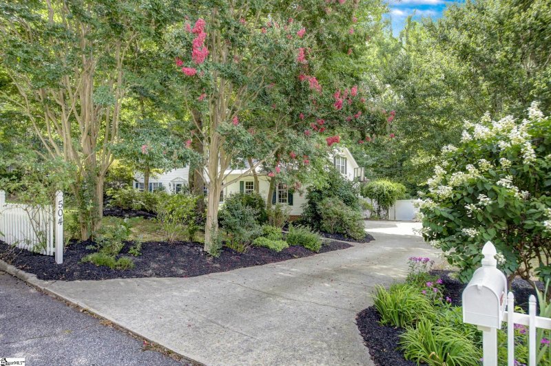 Property image 2 at 504 S Almond Drive, Simpsonville, SC 29681-3351