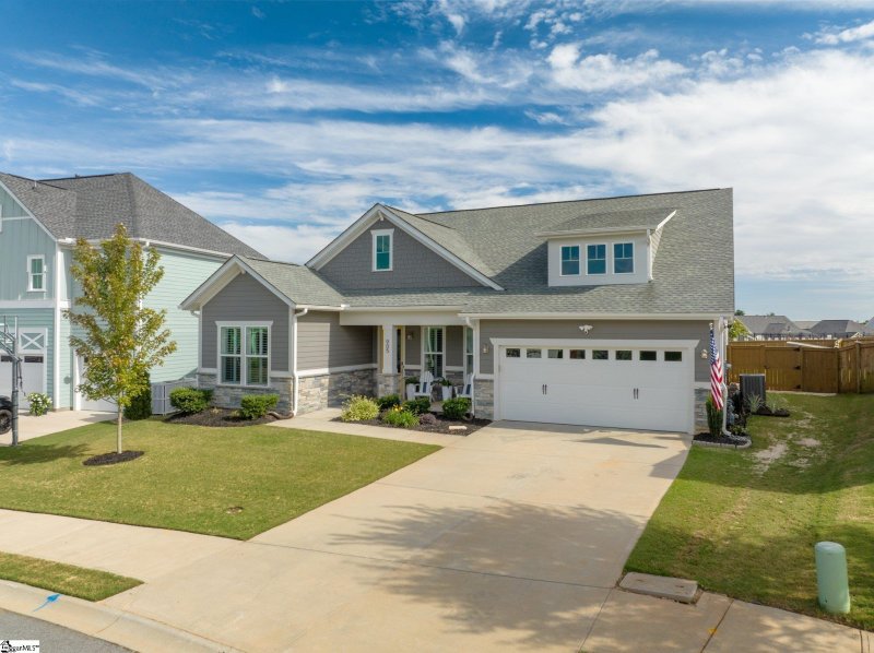 Property image 2 at 905 Berwick Drive, Simpsonville, SC 29681