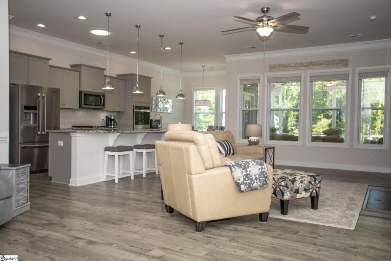 Property image 4 at 702 Raleighwood Lane, Simpsonville, SC 29681