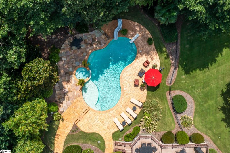 Property image 2 at 877 Oakcrest Road, Spartanburg, SC 29301