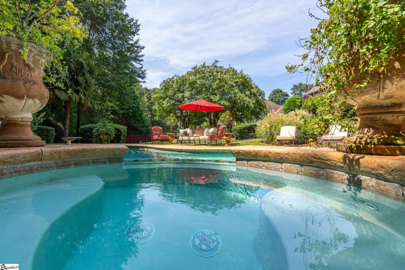 Property image 4 at 877 Oakcrest Road, Spartanburg, SC 29301