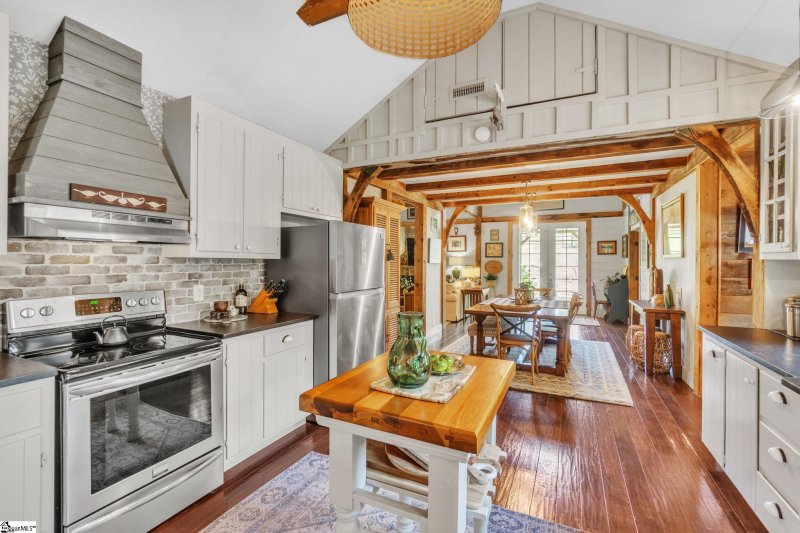 Property image 3 at 695 Hogback Mountain Road, Landrum, SC 29356