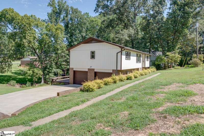 Property image 3 at 402 Echo Circle, Easley, SC 29642