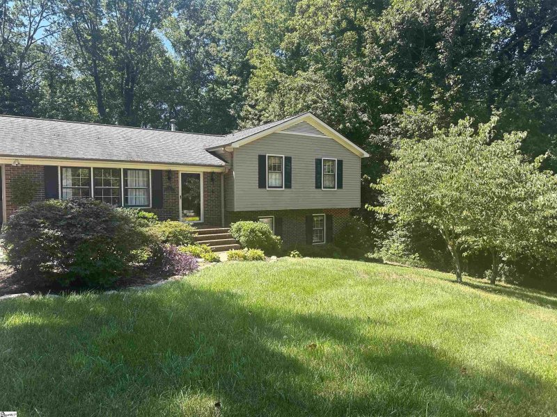 Property image 2 at 2 Ravensworth Road, Taylors, SC 29687