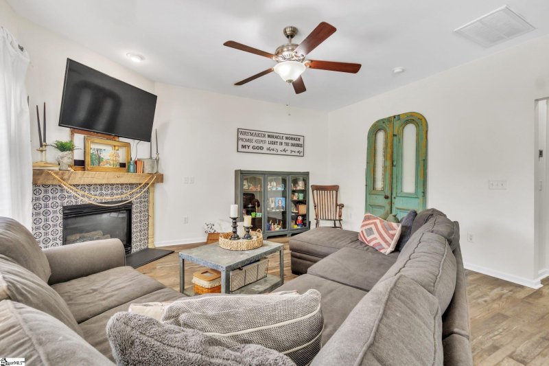 Property image 5 at 8 Montreat Lane, Simpsonville, SC 29681