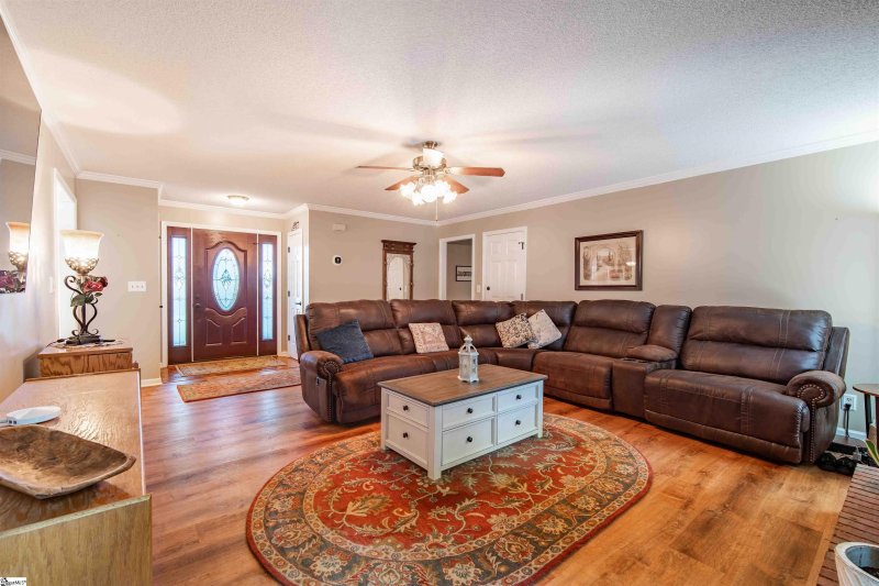 Property image 2 at 321 N Valley View Drive, Taylors, SC 29687