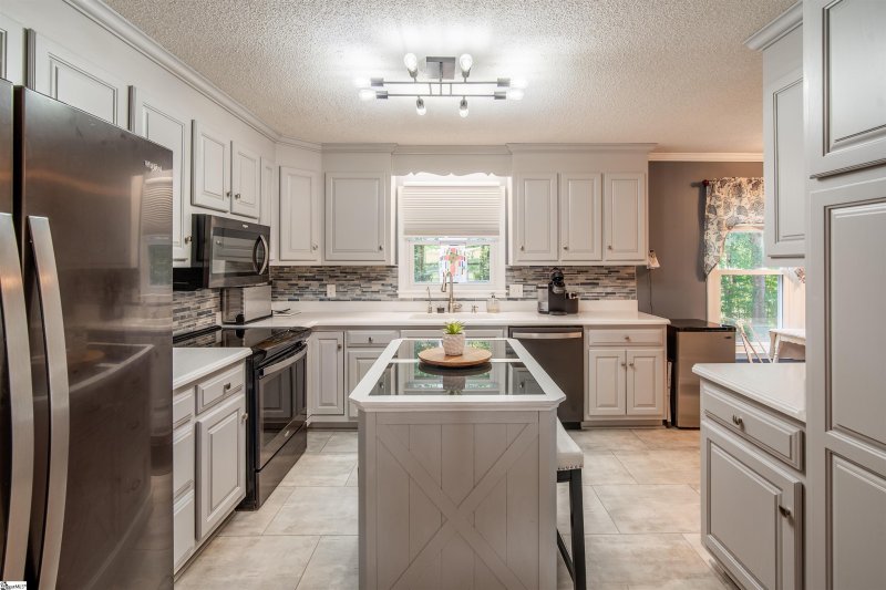 Property image 4 at 321 N Valley View Drive, Taylors, SC 29687