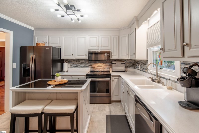 Property image 5 at 321 N Valley View Drive, Taylors, SC 29687