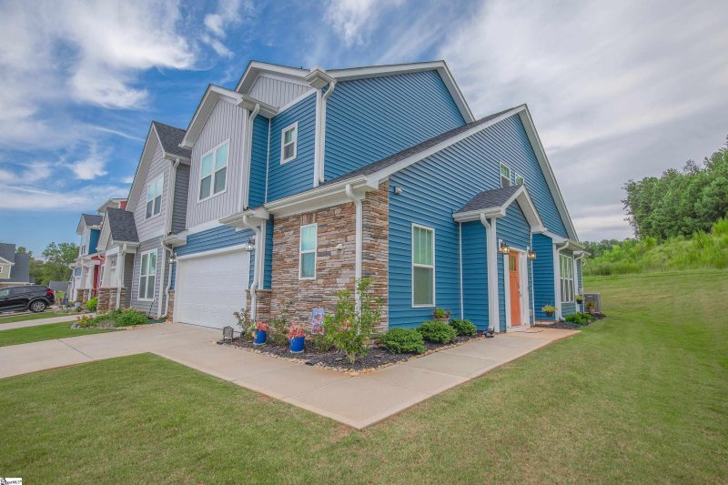 Property image 2 at 107 Greensdale Lane, Easley, SC 29642-3347