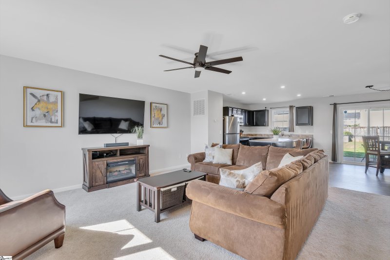 Property image 3 at 809 Danforth Drive, Greenville, SC 29617