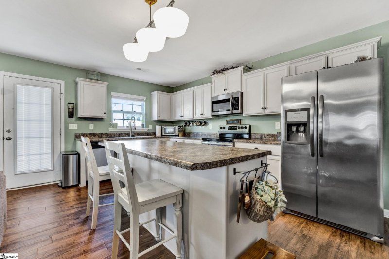 Property image 2 at 401 Cadendale Place, Piedmont, SC 29673