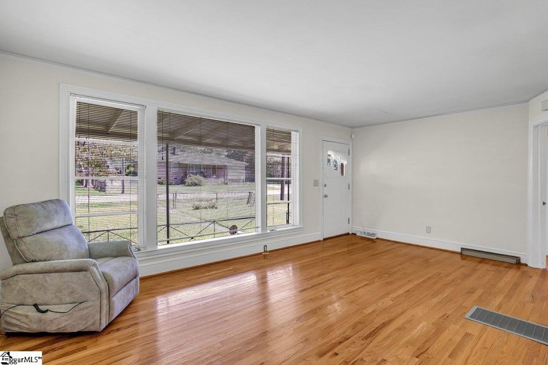 Property image 3 at 6 Meadors Avenue, Greenville, SC 29605