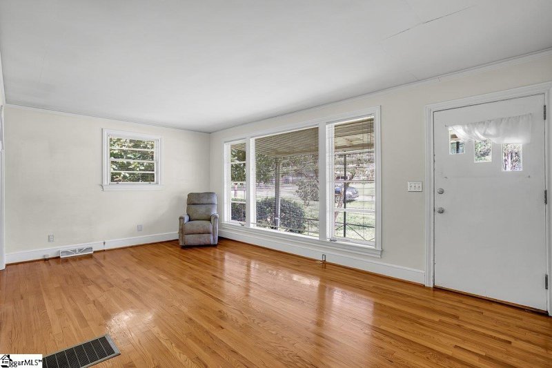 Property image 4 at 6 Meadors Avenue, Greenville, SC 29605