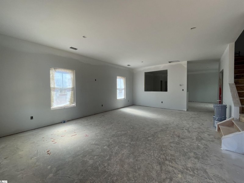 Property image 2 at 605 Columbus Circle, Simpsonville, SC 29680