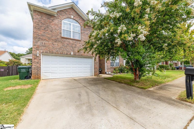 102 Roberts Hill Drive