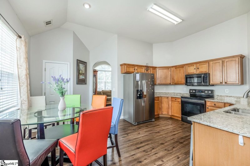 Property image 5 at 102 Roberts Hill Drive, Taylors, SC 29687