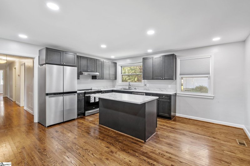 Property image 4 at 105 Hillside Drive, Greer, SC 29651