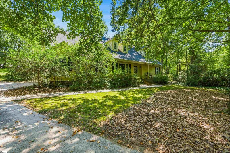 Property image 2 at 302 Rosebay Drive, Greenville, SC 29615