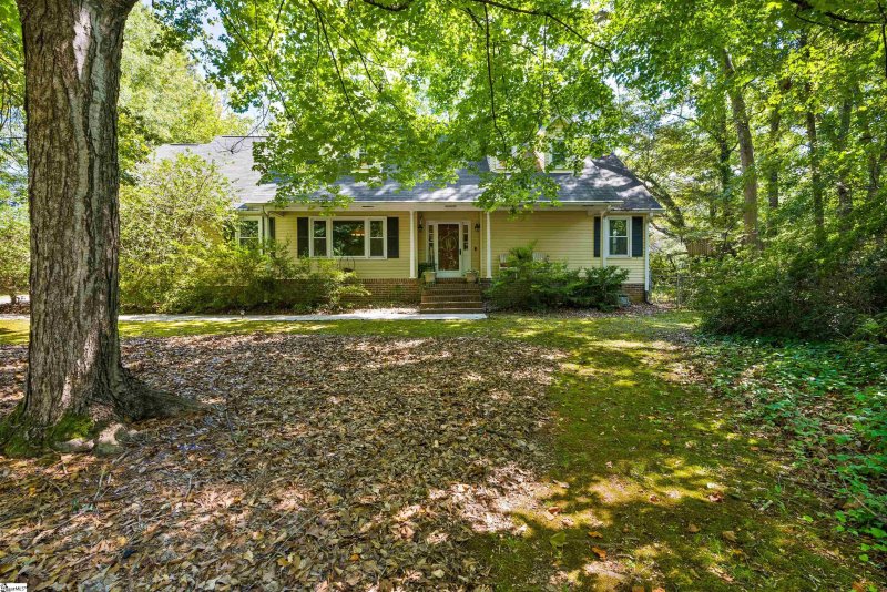 Property image 3 at 302 Rosebay Drive, Greenville, SC 29615
