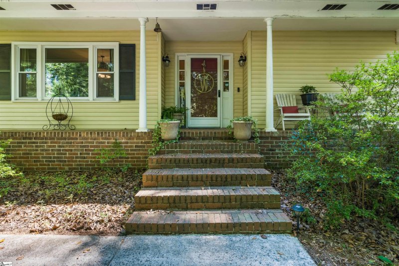 Property image 4 at 302 Rosebay Drive, Greenville, SC 29615