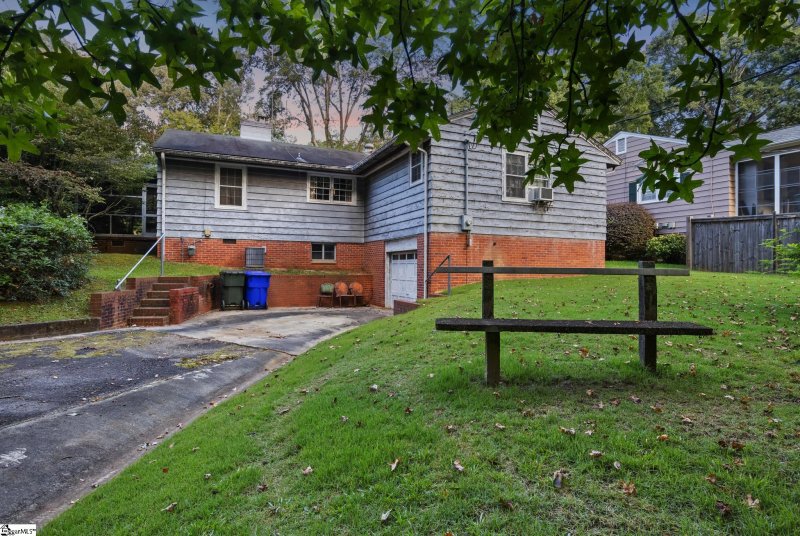 Property image 2 at 100 Broughton Drive, Greenville, SC 29609-3839