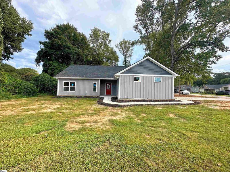 Property image 2 at 122 W Belvedere Road, Greenville, SC 29605