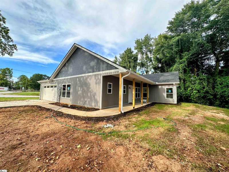 Property image 5 at 122 W Belvedere Road, Greenville, SC 29605