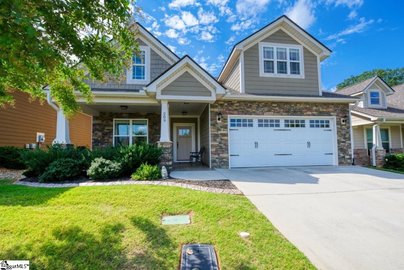 Property image 2 at 209 Henrydale Drive, Easley, SC 29642