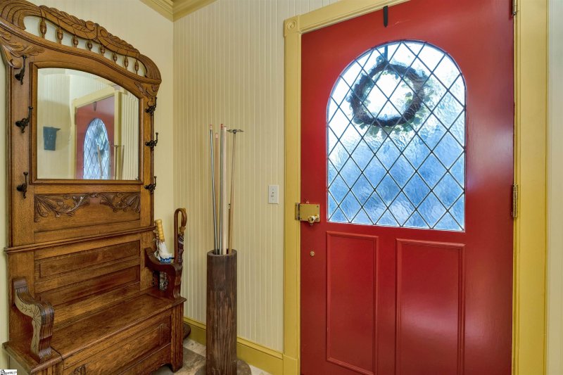 Property image 4 at 21 Rock Creek Drive, Greenville, SC 29605-1123