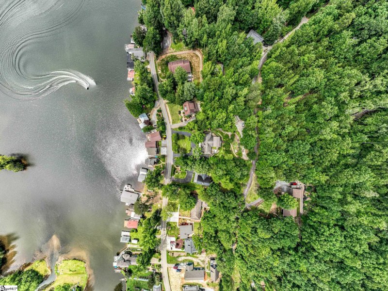 Property image 2 at 1247 E Lakeshore Drive, Landrum, SC 29356-9371